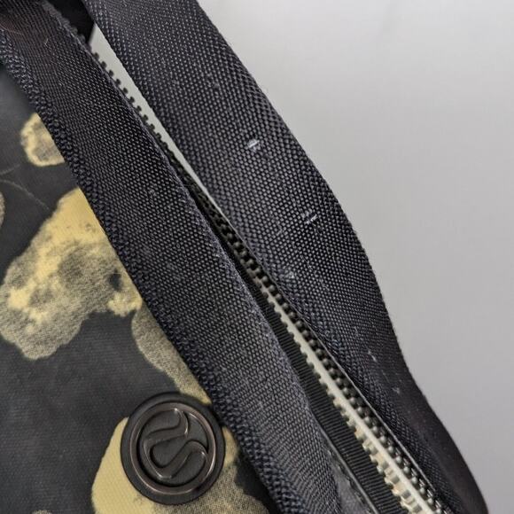 Lululemon Flowin' With My Omies Tote Gym Bag Floral Print Coated Canvas Zipper - Picture 10 of 11
